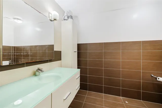 $385,000 | 8450 Southwest 154th Cir Court, Unit 207, Miami, FL 33193