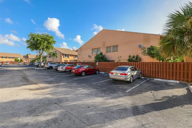 $385,000 | 8450 Southwest 154th Cir Court, Unit 207, Miami, FL 33193