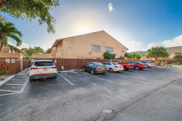 $385,000 | 8450 Southwest 154th Cir Court, Unit 207, Miami, FL 33193