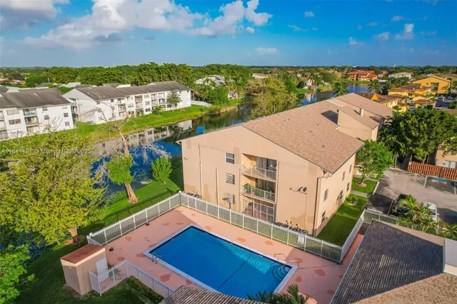 $385,000 | 8450 Southwest 154th Cir Court, Unit 207, Miami, FL 33193