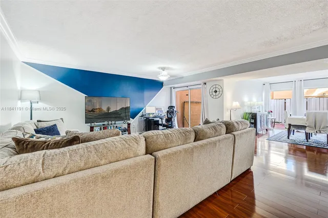 $385,000 | 8450 Southwest 154th Cir Court, Unit 207, Miami, FL 33193