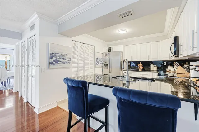 $385,000 | 8450 Southwest 154th Cir Court, Unit 207, Miami, FL 33193