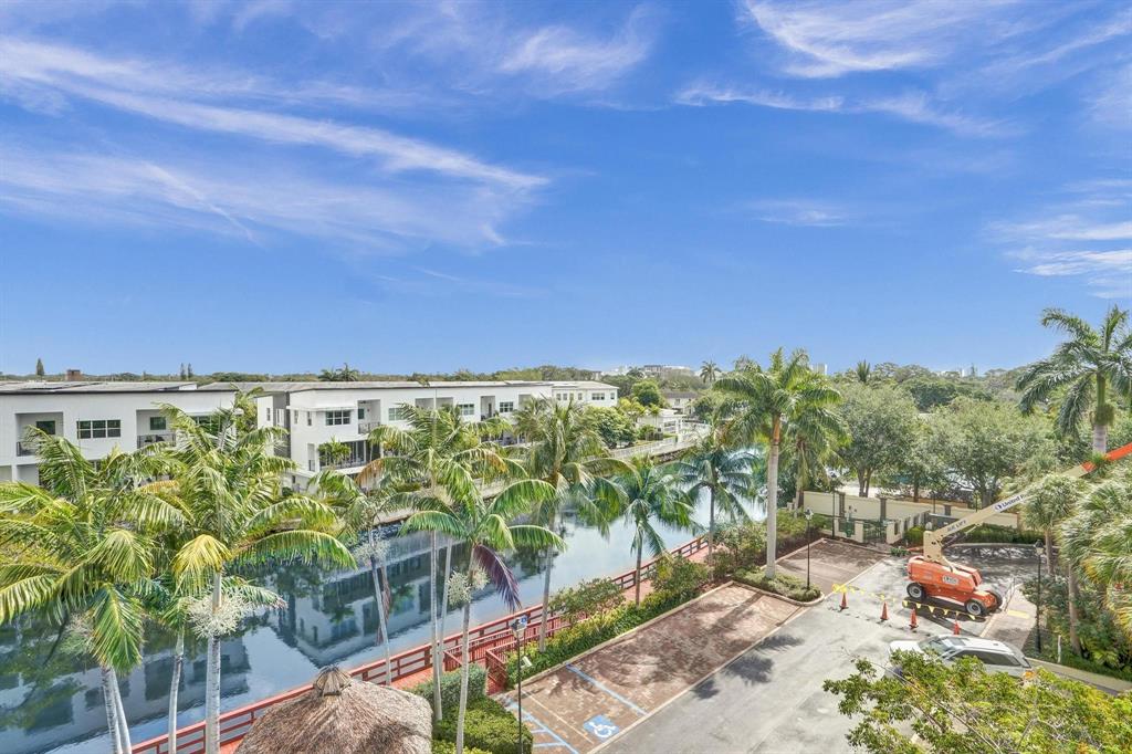 2633 Northeast 14th Avenue, Unit 400 Wilton Manors, FL 33334 - Photo 16 of 74 Living room balcony view