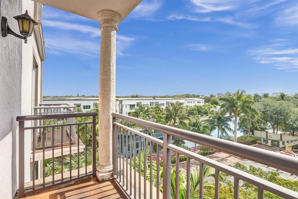 2633 Northeast 14th Avenue, Unit 400 Wilton Manors, FL 33334 - Photo 32 of 74 Primary balcony
