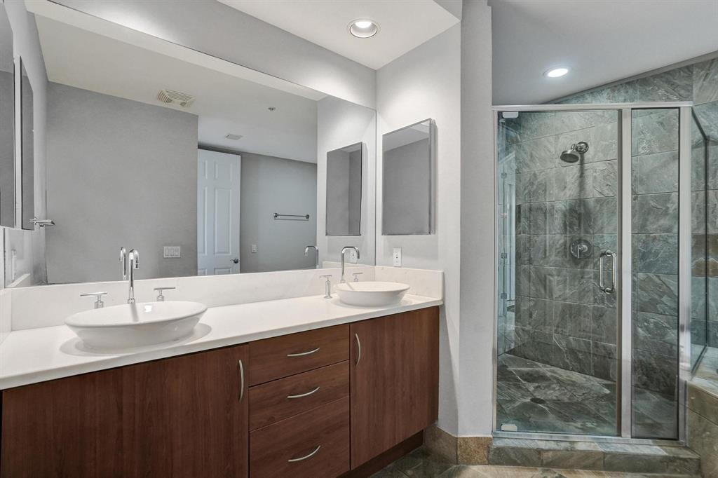 2633 Northeast 14th Avenue, Unit 400 Wilton Manors, FL 33334 - Photo 41 of 74 Second bathroom