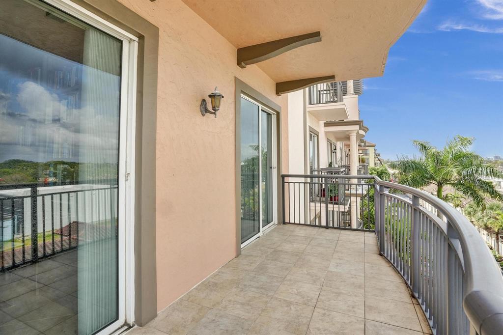 2633 Northeast 14th Avenue, Unit 400 Wilton Manors, FL 33334 - Photo 43 of 74 Balcony off the 2 bedrooms