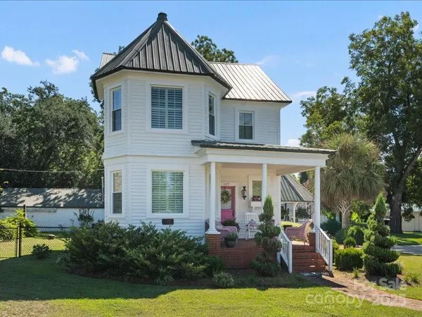 $322,000 | 107 South Craig Street, Chesterfield, SC 29709
