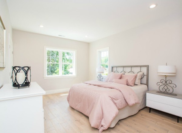 12 Suban Place, Unit 2 Newton, MA 02461 - Photo 12 of 13 a bedroom with a bed and a window