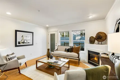 $539,000 | 206 24th Avenue East, Seattle, WA 98112