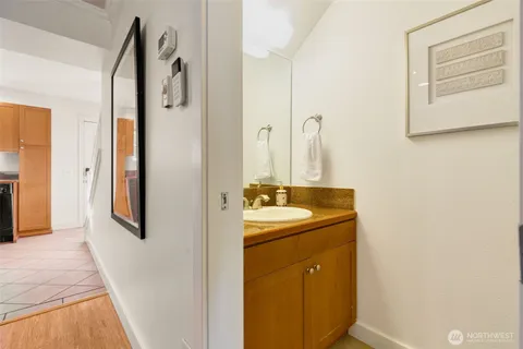 $539,000 | 206 24th Avenue East, Seattle, WA 98112