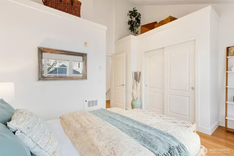 $539,000 | 206 24th Avenue East, Seattle, WA 98112