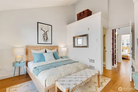 $539,000 | 206 24th Avenue East, Seattle, WA 98112