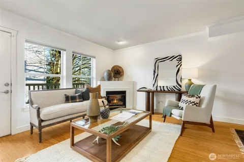 $539,000 | 206 24th Avenue East, Seattle, WA 98112