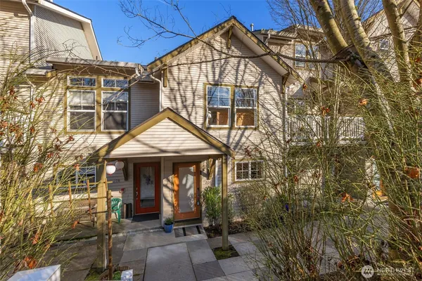 $539,000 | 206 24th Avenue East, Seattle, WA 98112
