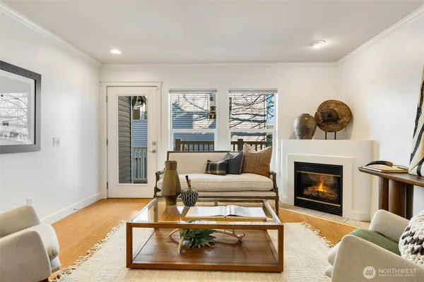 $539,000 | 206 24th Avenue East, Seattle, WA 98112