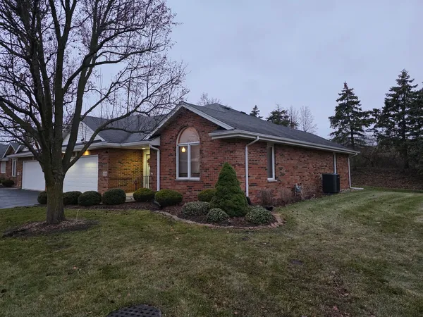 $219,000 | 27106 South Fountainview Drive, Crete, IL 60417