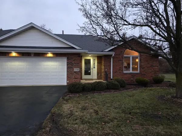 $219,000 | 27106 South Fountainview Drive, Crete, IL 60417