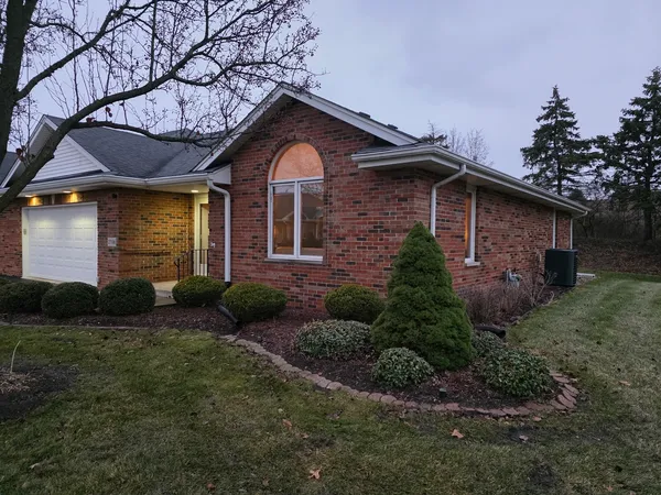 $219,000 | 27106 South Fountainview Drive, Crete, IL 60417