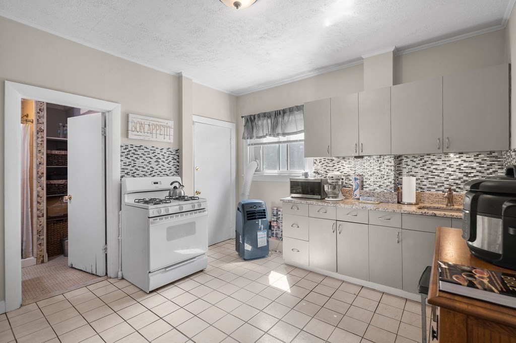 136-138 Flash Road Nahant, MA 01908 - Photo 13 of 39 Gallery Image 13