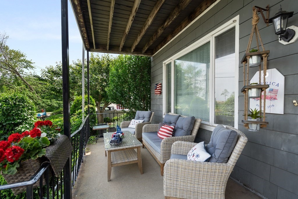136-138 Flash Road Nahant, MA 01908 - Photo 4 of 39 Gallery Image 4