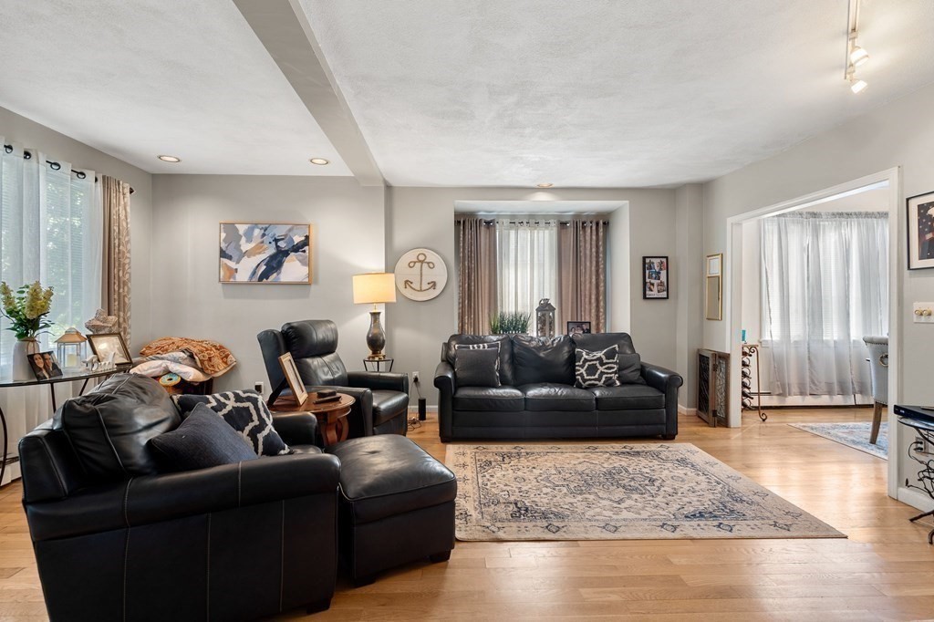 136-138 Flash Road Nahant, MA 01908 - Photo 8 of 39 Gallery Image 8