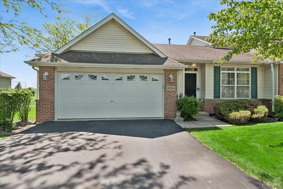 16766 South Sunset Ridge Court Lockport, IL 60441 - Photo 2 of 22