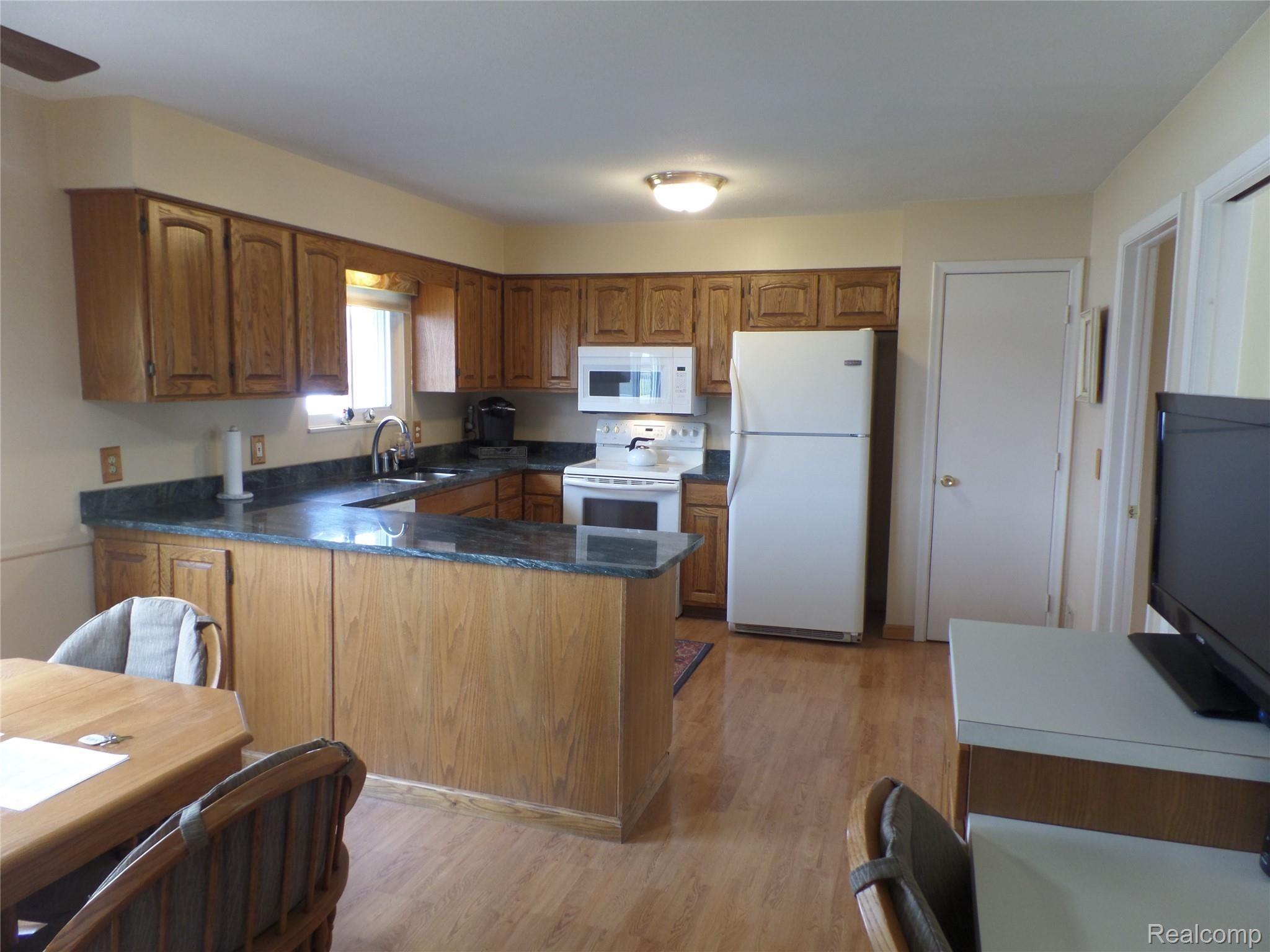 5007 East Cook Road Grand Blanc, MI 48439 - Photo 9 of 28 SAM_1390.JPG