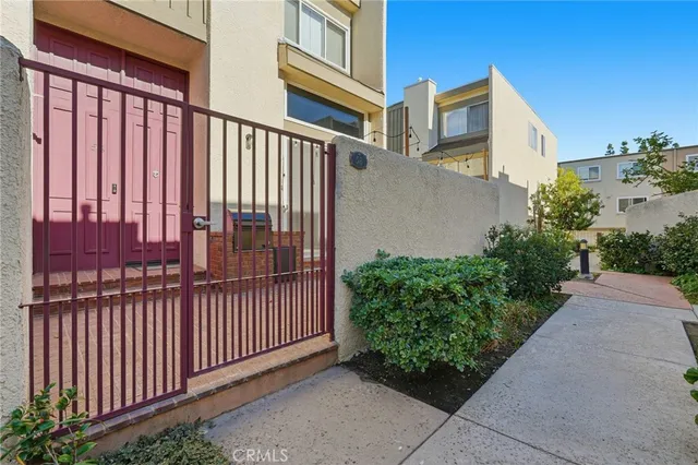 $670,000 | 9950 Topanga Canyon Boulevard, Unit 58, Chatsworth, CA 91311