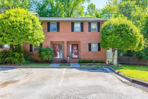 $195,000 | 1900 Meadowbrook Circle, Dalton, GA 30720