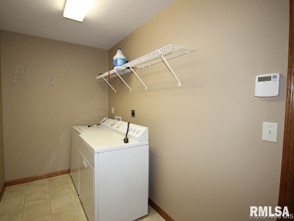 2713 Wordsworth Drive Springfield, IL 62711 - Photo 8 of 25 Gallery Image 8