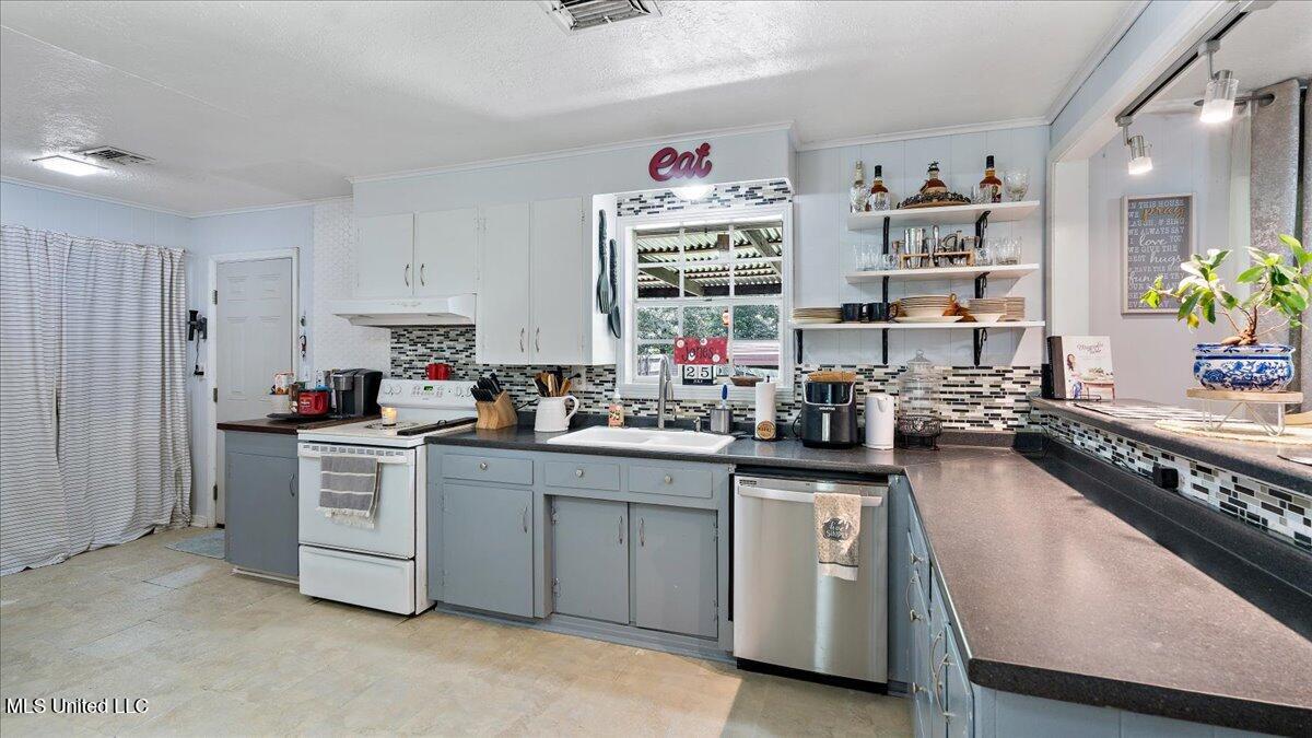 716 Line Drive Forest, MS 39074 - Photo 10 of 23 10-DSC06309