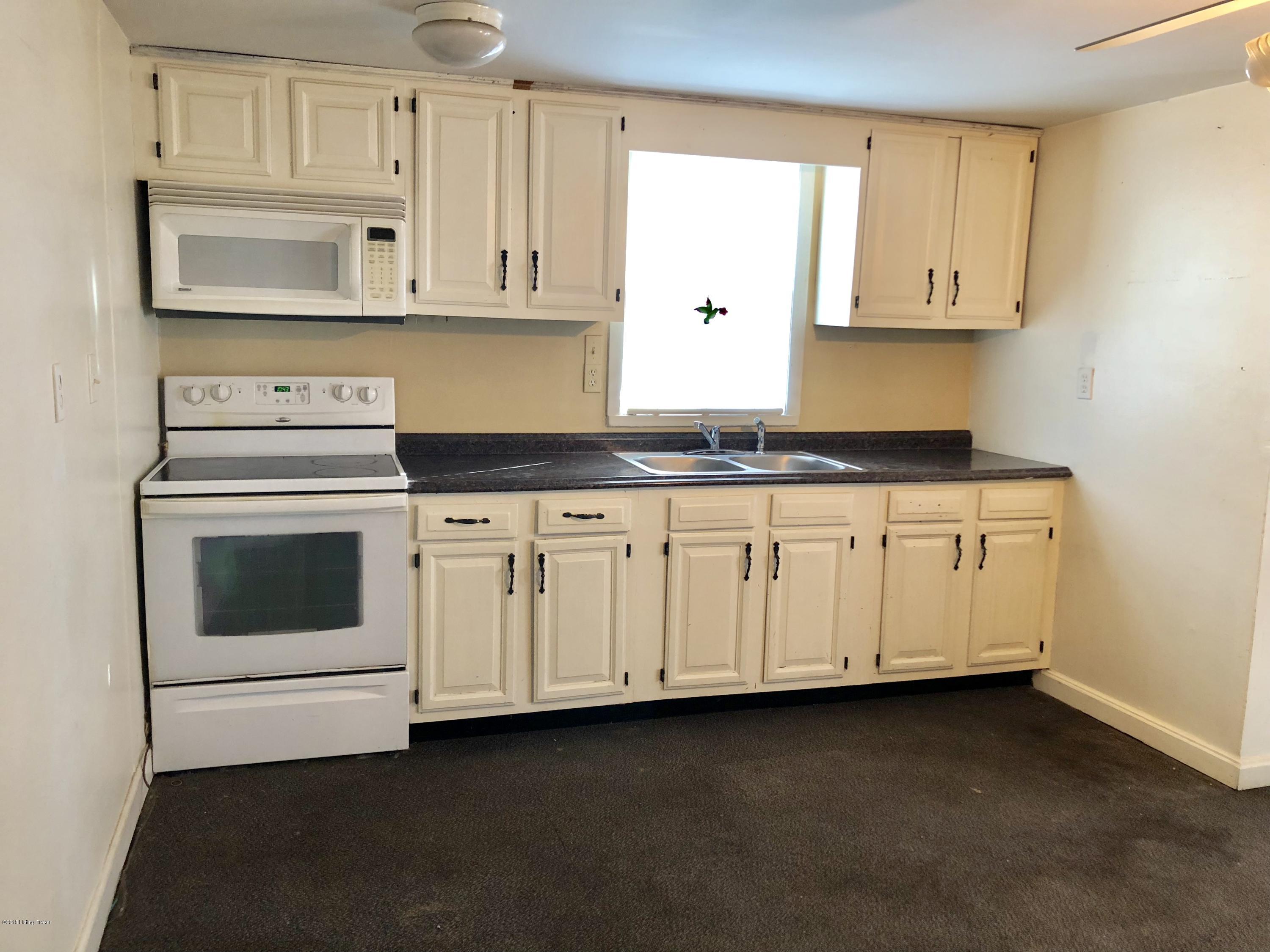 4510 Dover Road Louisville, KY 40216 - Photo 9 of 15 D4DB168C-AC96-4FD6-ABF2-9DDF2CDBBFB7