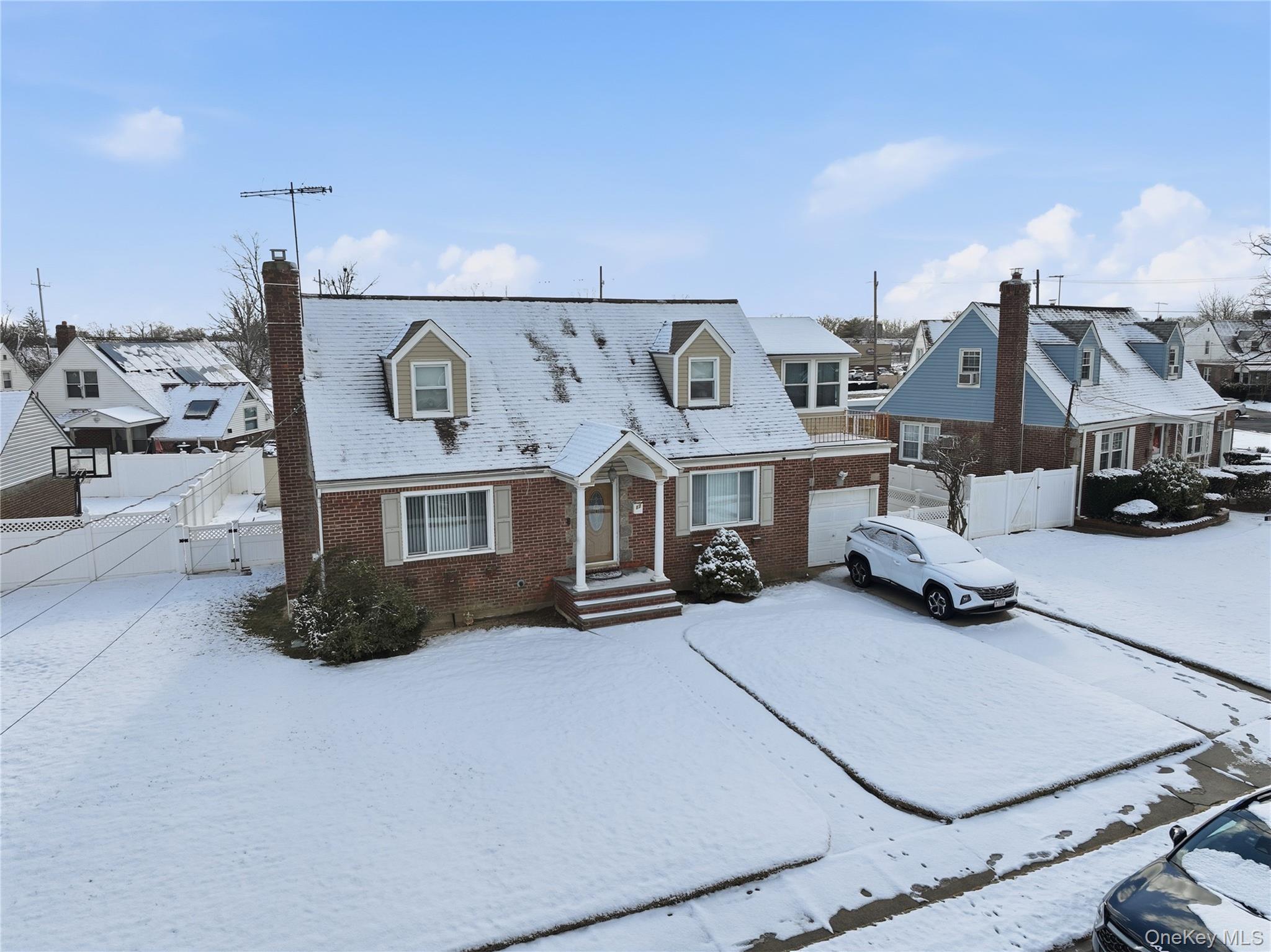 17 Standish Road Valley Stream, NY 11580 - Photo 2 of 25