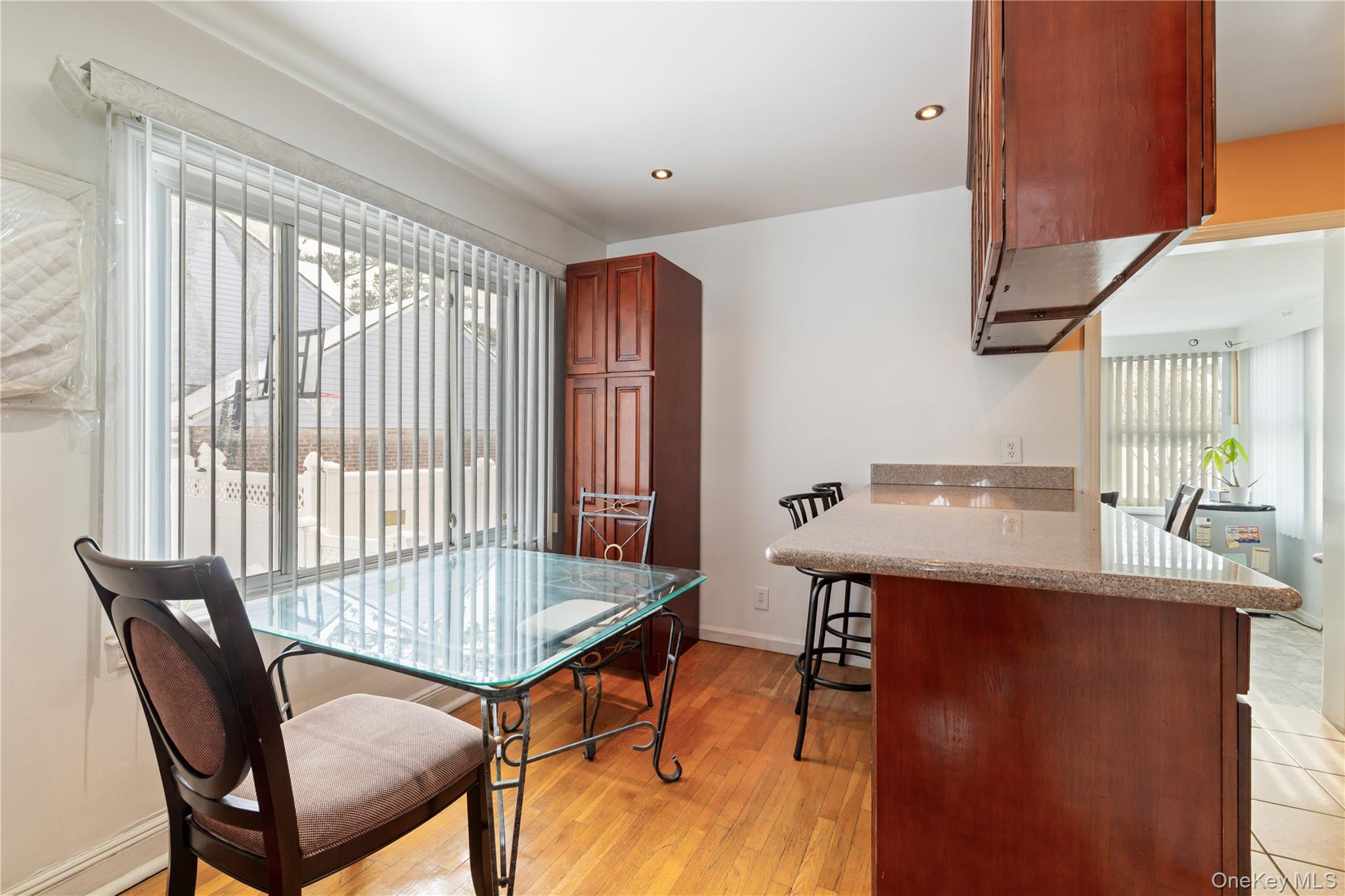 17 Standish Road Valley Stream, NY 11580 - Photo 5 of 25