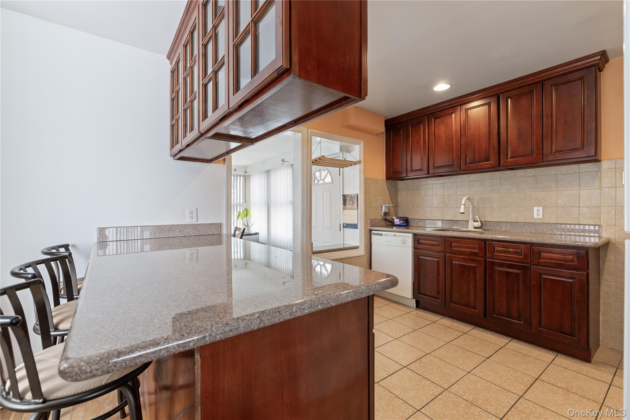 17 Standish Road Valley Stream, NY 11580 - Photo 6 of 25