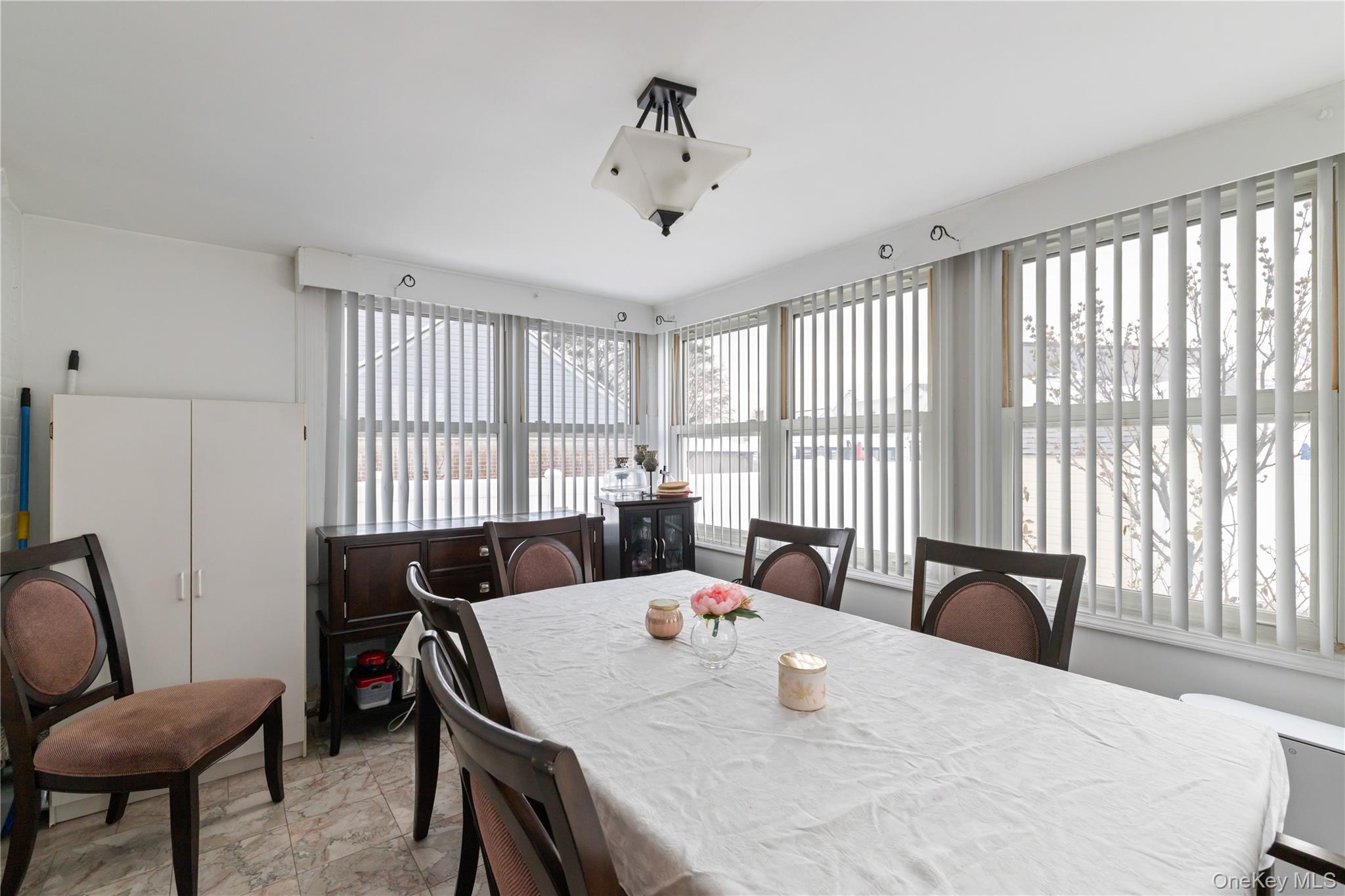 17 Standish Road Valley Stream, NY 11580 - Photo 8 of 25