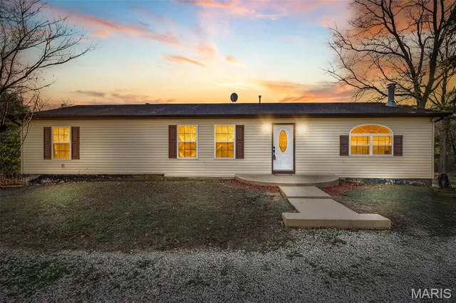 $289,000 | 4844 Cabernet Avenue, De Soto, MO 63020