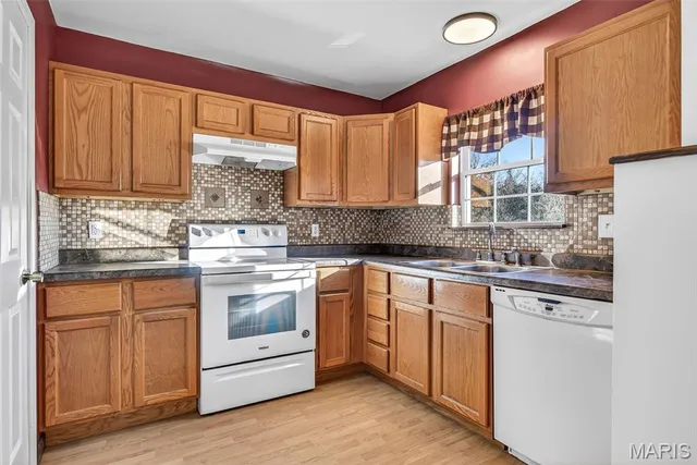 $289,000 | 4844 Cabernet Avenue, De Soto, MO 63020