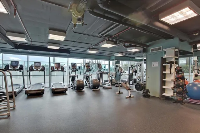 $8,500 | 650 West Avenue, Unit 2808, Miami Beach, FL 33139