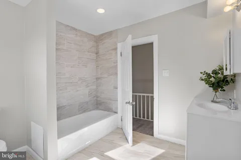 $2,000 | 415 Wood Street, Burlington, NJ 08016