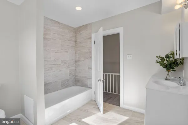 $2,000 | 415 Wood Street, Burlington, NJ 08016