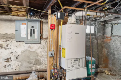 $2,000 | 415 Wood Street, Burlington, NJ 08016