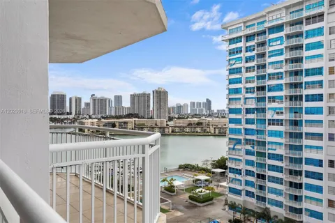 $329,000 | 18051 Biscayne Boulevard, Unit 1105, Aventura, FL 33160