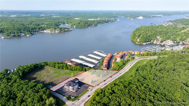 $749,900 | 1196 Horseshoe Bend Parkway, Lake Ozark, MO 65049