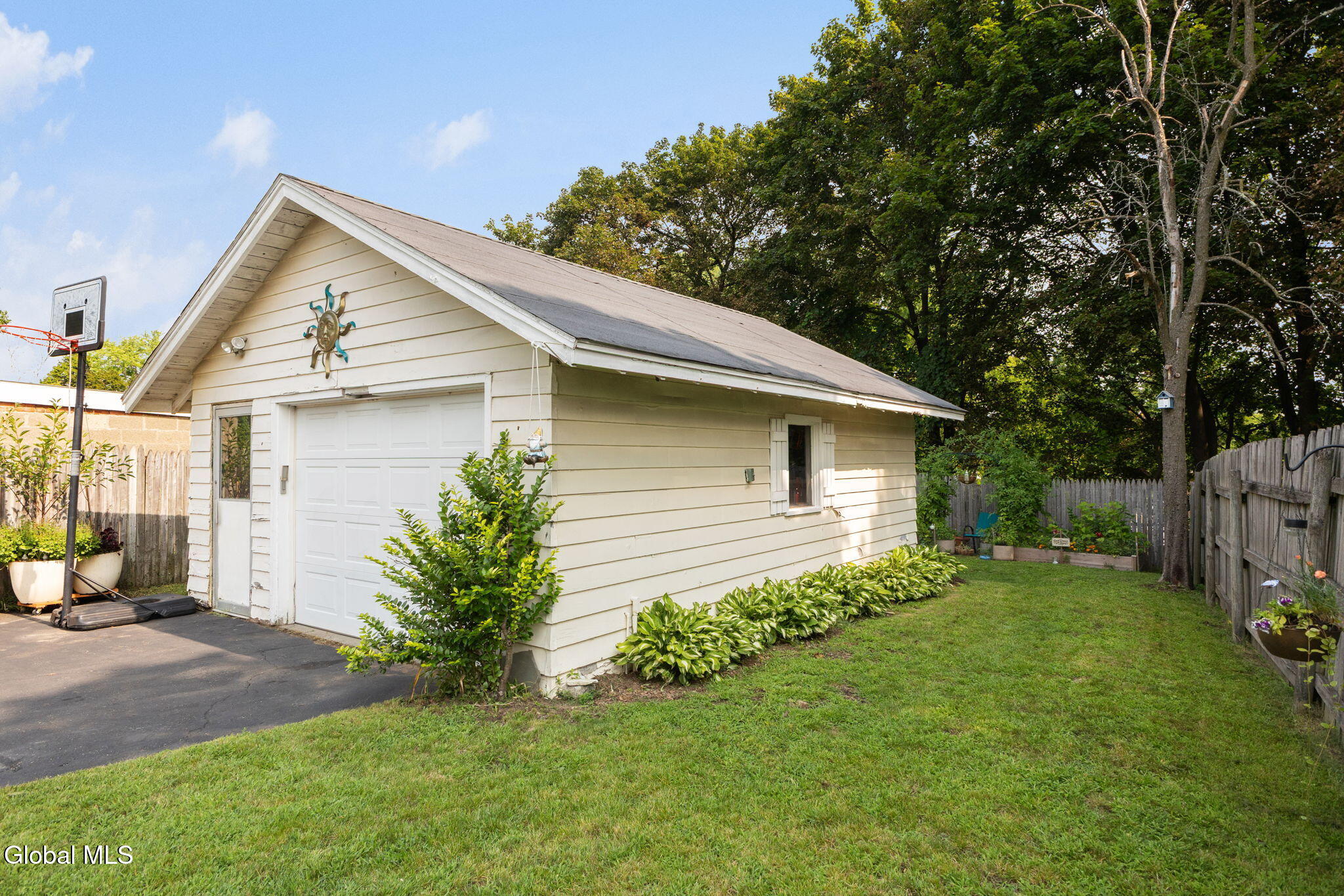 63 Osborne Road Colonie, NY 12205 - Photo 36 of 40 37-63OsborneRd_037