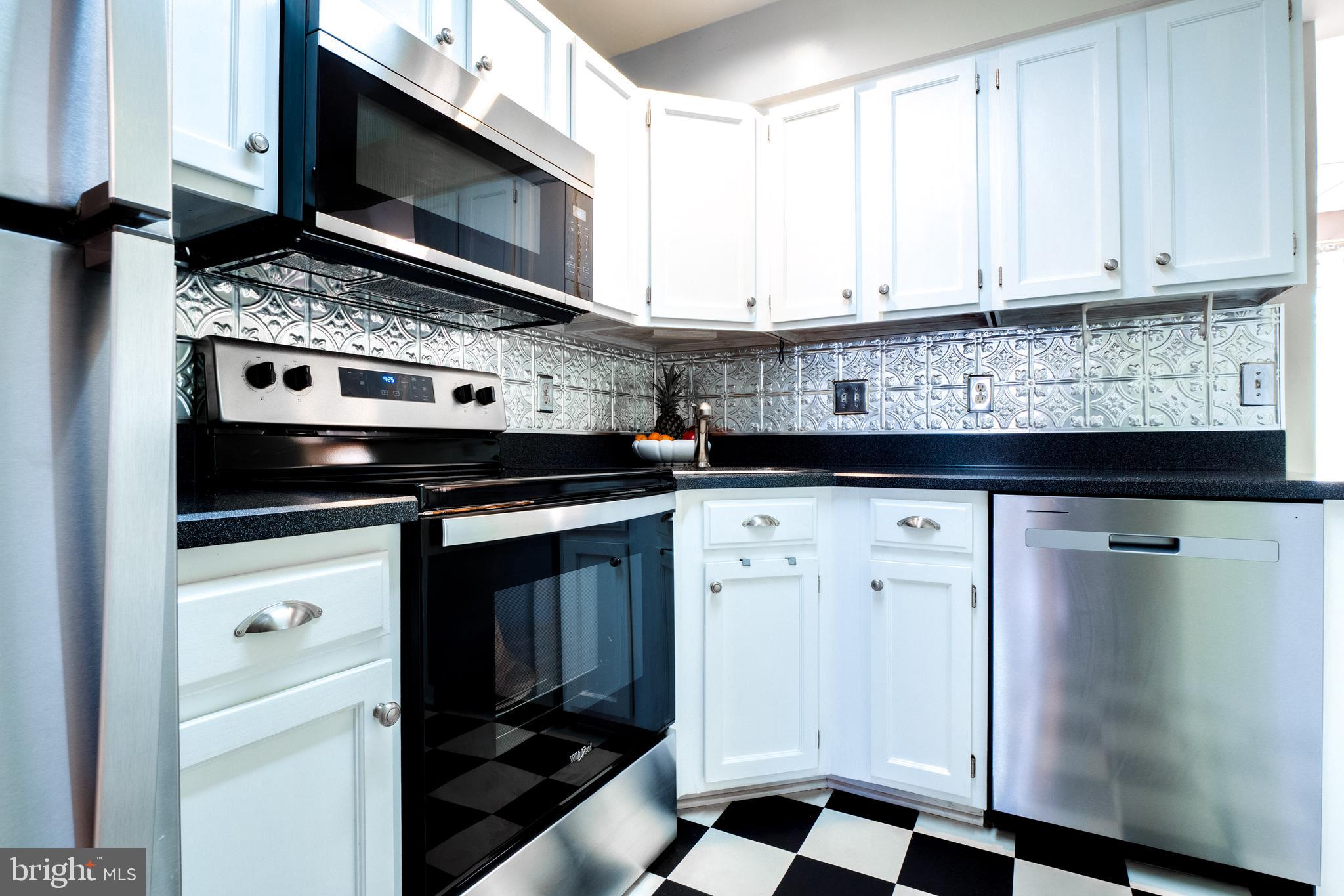 6175 Stonepath Circle Centreville, VA 20120 - Photo 11 of 33 Kitchen
