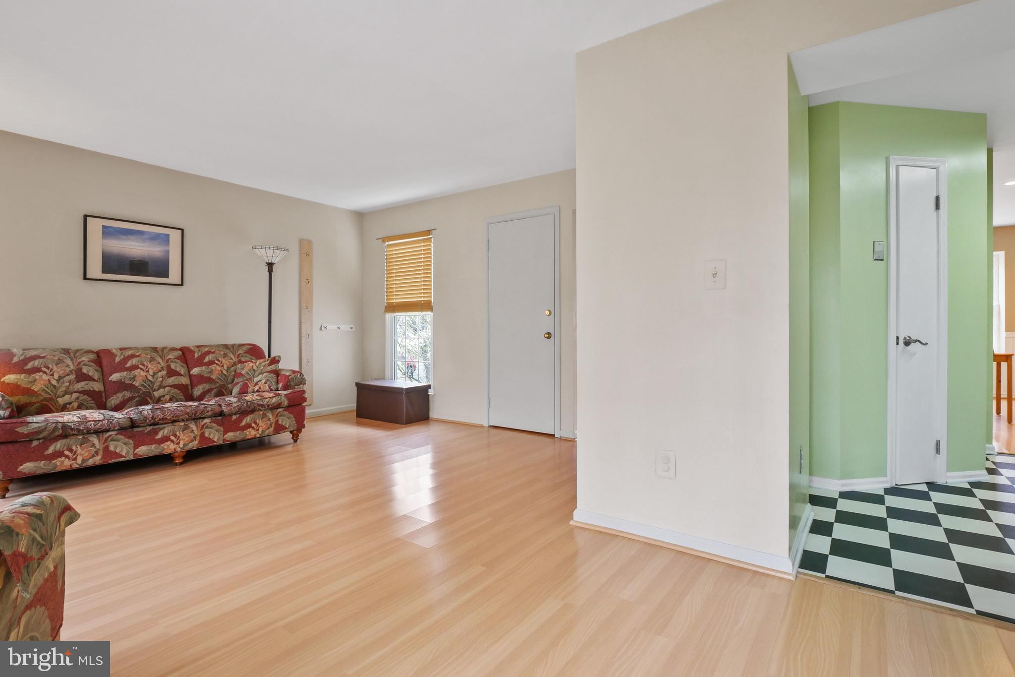6175 Stonepath Circle Centreville, VA 20120 - Photo 16 of 33 Living Room