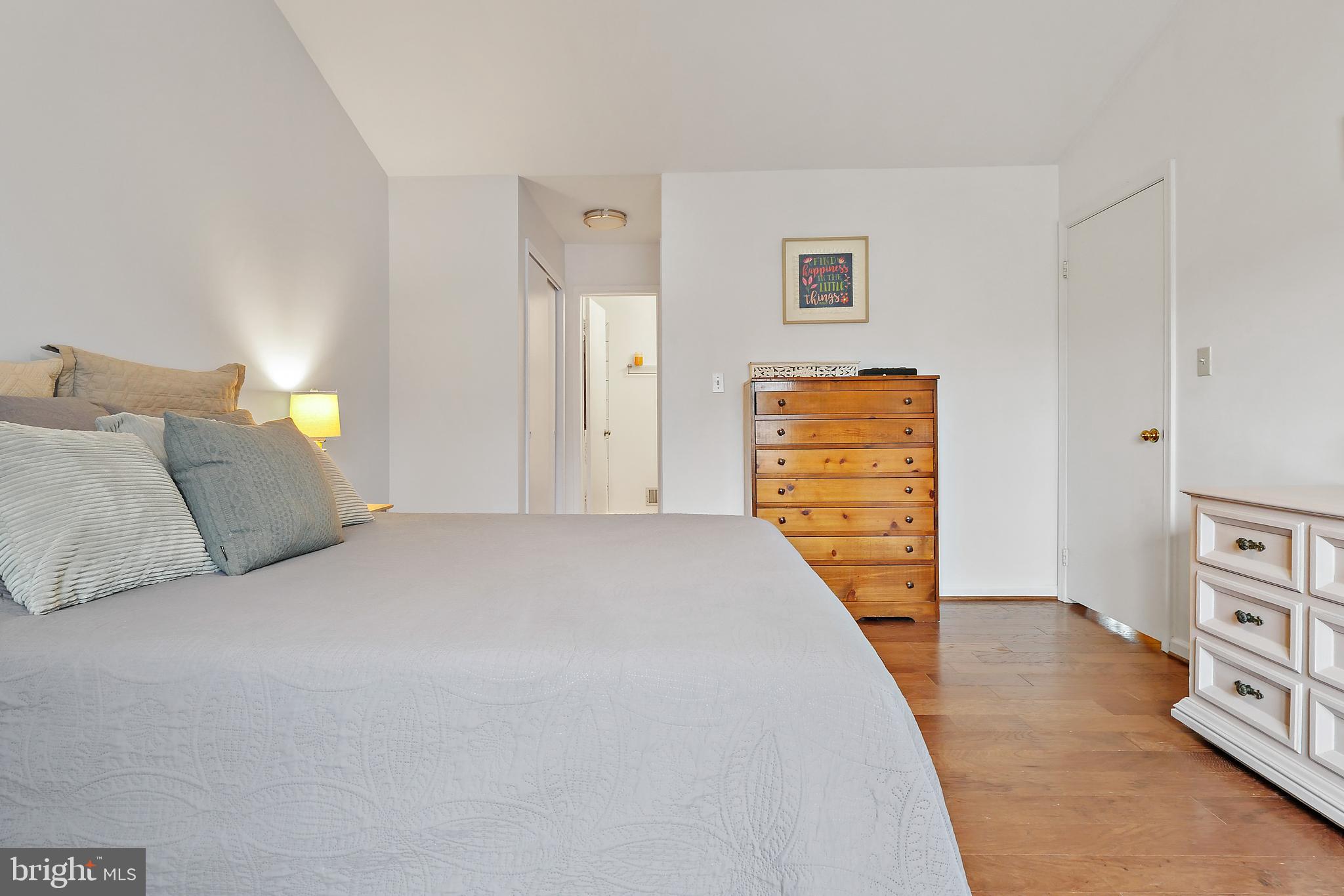 6175 Stonepath Circle Centreville, VA 20120 - Photo 20 of 33 Primary Bedroom