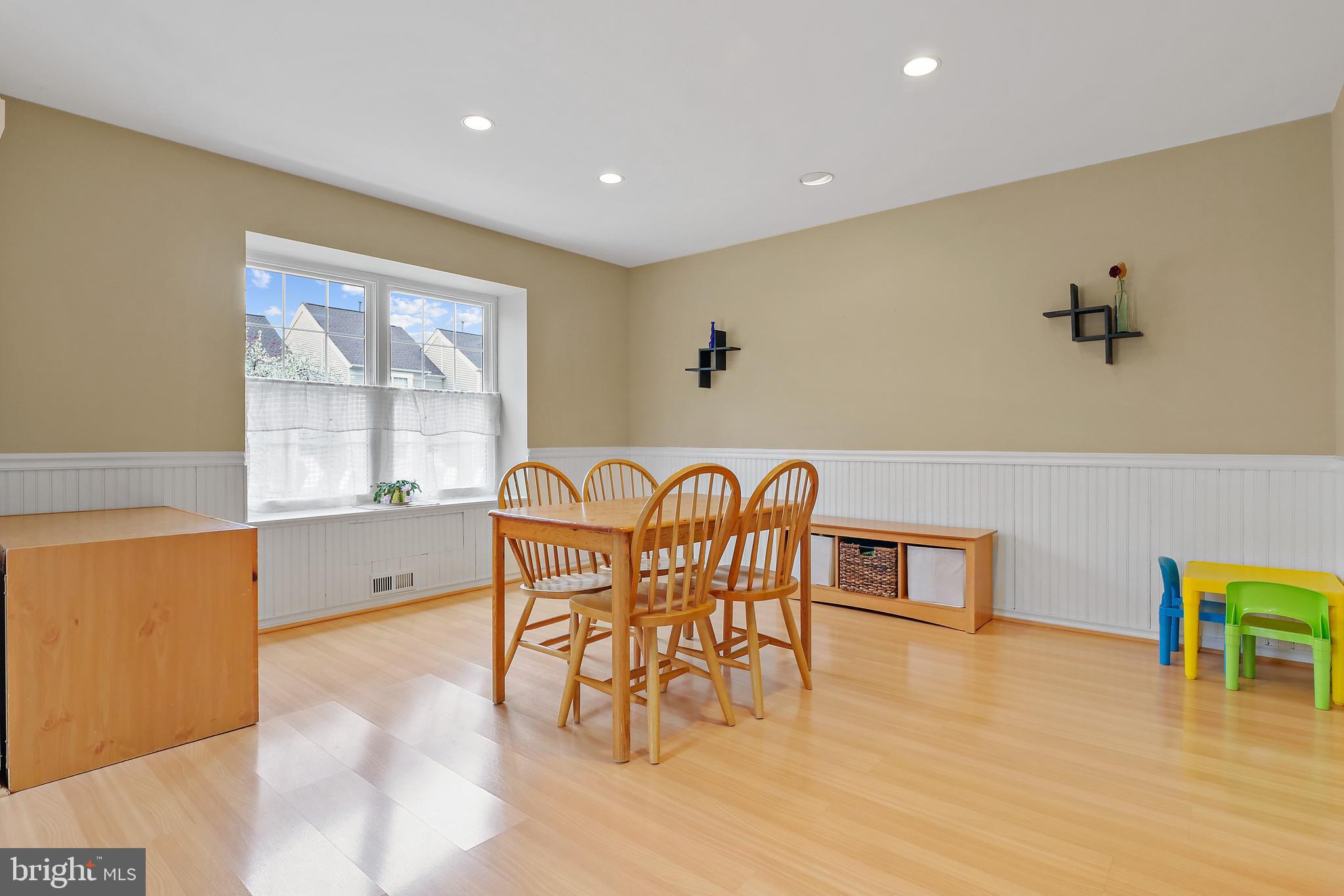6175 Stonepath Circle Centreville, VA 20120 - Photo 7 of 33 Dining Room