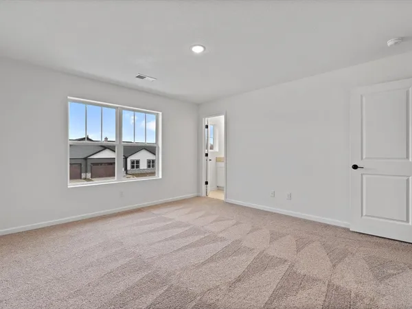 $2,450 | 5934 Butterfield Court, Bettendorf, IA 52722